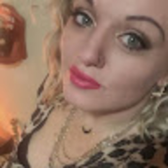 Meet your Posher, Denise - Picture 1 of 1